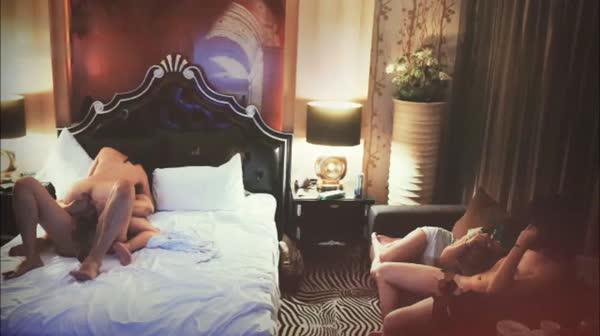 【网曝门事件】最新6女7男群交趴“公厕团”疯传 6大一女生背着各自男友约战7男群P 摄影集614P 视图完整版